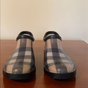 Burberry booties